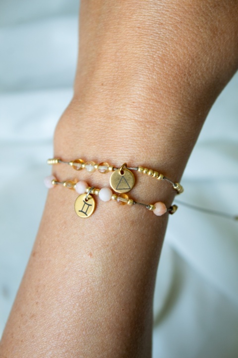 bransoletka zodiakalna, biżuteria astrologiczna, kamienie zodiakalne, bransoletka na sznurku, talizman zodiakalny