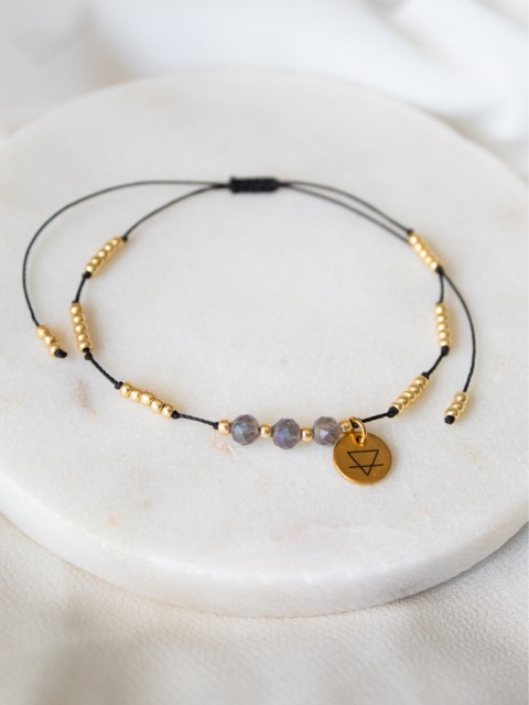 bransoletka zodiakalna, biżuteria astrologiczna, kamienie zodiakalne, bransoletka na sznurku, talizman zodiakalny
